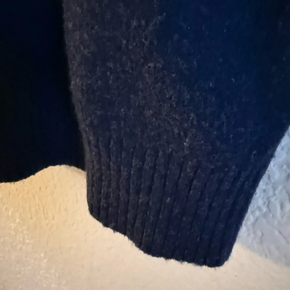 GAP classic crewneck